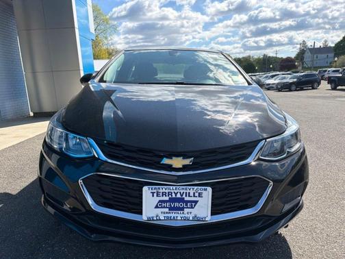 Mosaic Black Metallic 2018 Chevrolet Cruze LS