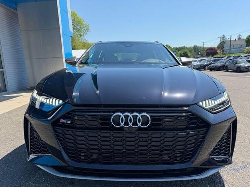 Sebring Black Crystal Effect 2024 Audi RS 6 Avant 4.0T