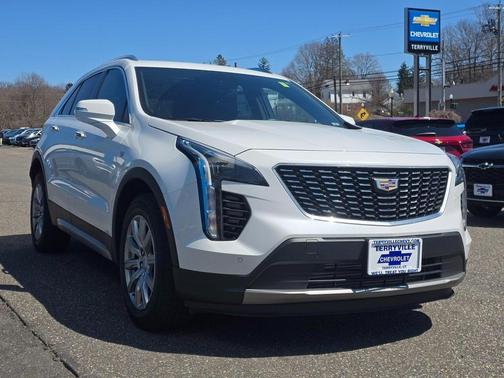 2023 Cadillac XT4 Premium Luxury