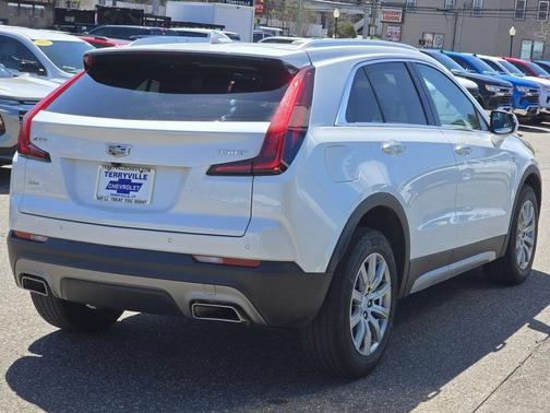 2023 Cadillac XT4 Premium Luxury