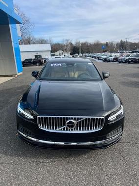 2024 Volvo S90 Recharge Plug-In Hybrid T8 Ultimate