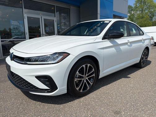 Pure White 2025 Volkswagen Jetta 1.5T Sport