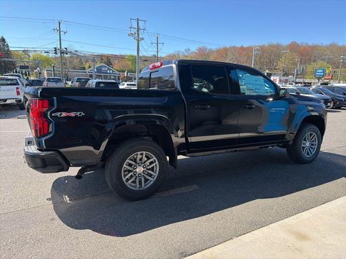 Black 2026 Chevrolet Colorado LT