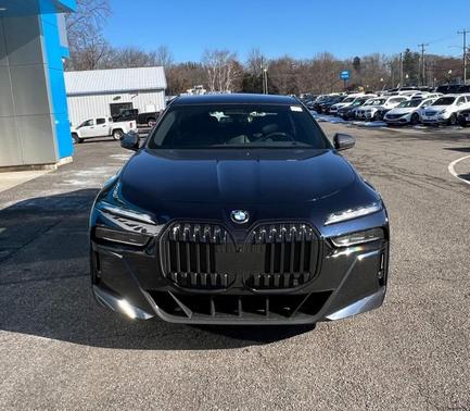 2023 BMW 760 760i xDrive