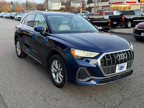 2022 Audi Q3 45 S line Premium