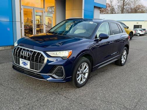 2022 Audi Q3 45 S line Premium