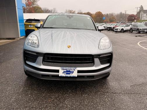 2022 Porsche Macan Base