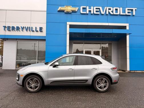 2022 Porsche Macan Base