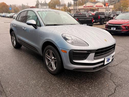 2022 Porsche Macan Base