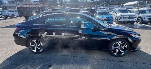 2023 Hyundai ELANTRA Limited