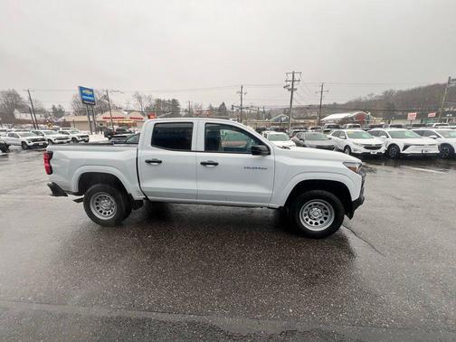 2024 Chevrolet Colorado WT