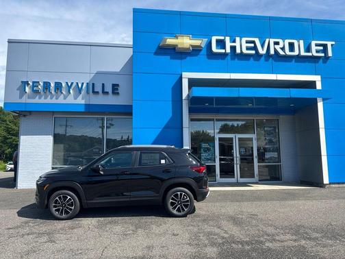 Mosaic Black Metallic 2026 Chevrolet Trailblazer LT