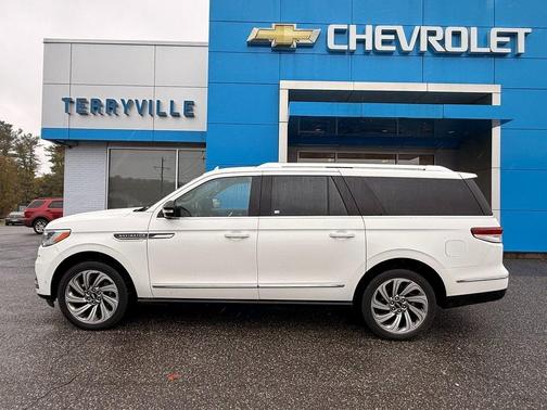 2023 Lincoln Navigator L Reserve