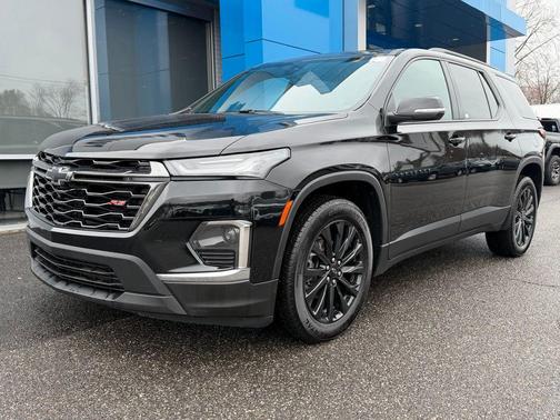 Mosaic Black Metallic 2023 Chevrolet Traverse RS