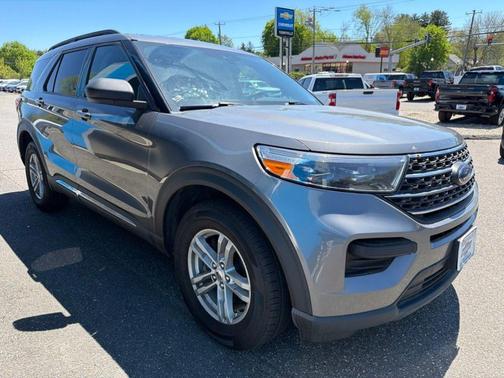 Gray Metallic 2022 Ford Explorer XLT