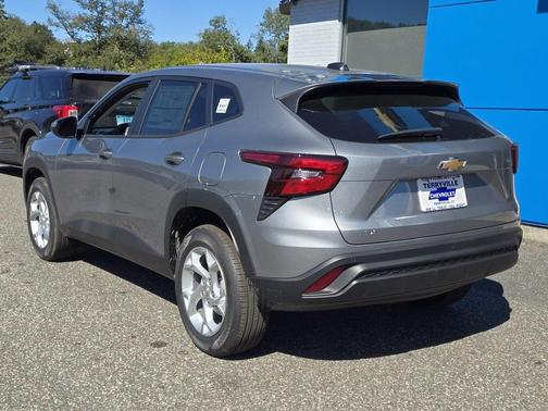 2025 Chevrolet Trax LS