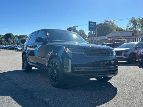 2025 Land Rover Range Rover P530 SE