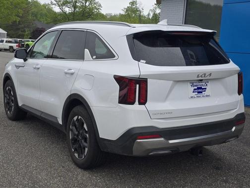 2024 Kia Sorento S