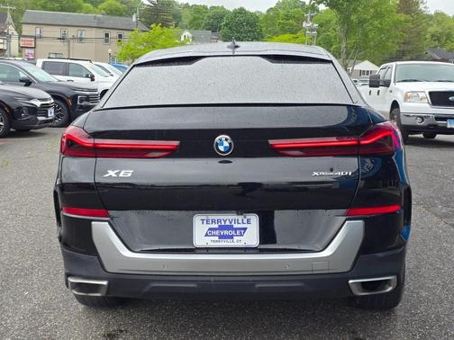 2023 BMW X6 xDrive40i