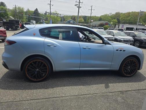 2023 Maserati Levante