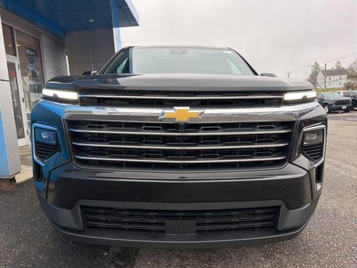 Mosaic Black Metallic 2026 Chevrolet Traverse LT