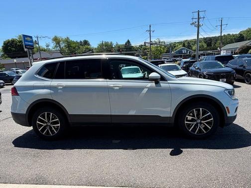 Pure White 2019 Volkswagen Tiguan 2.0T SE