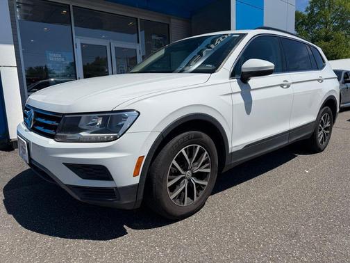 Pure White 2019 Volkswagen Tiguan 2.0T SE