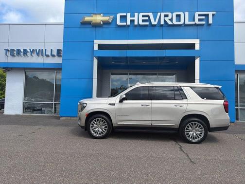 Beige Pearl Metallic 2023 GMC Yukon SLT