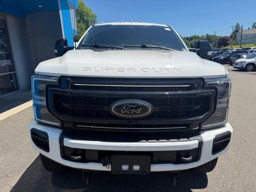 White Metallic 2022 Ford F-350 Lariat Super Duty