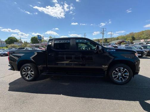 Black 2022 Chevrolet Silverado 1500 RST