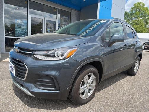 Shadow Gray Metallic 2022 Chevrolet Trax LT