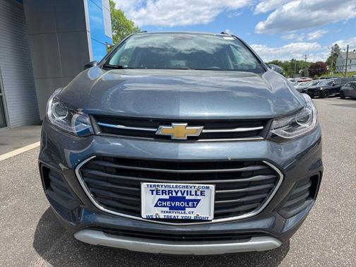 Shadow Gray Metallic 2022 Chevrolet Trax LT