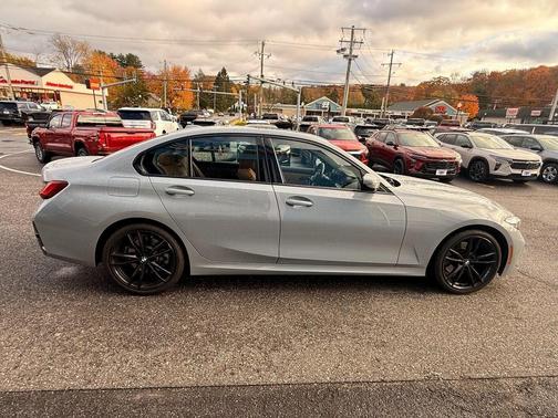 2023 BMW 330 i xDrive
