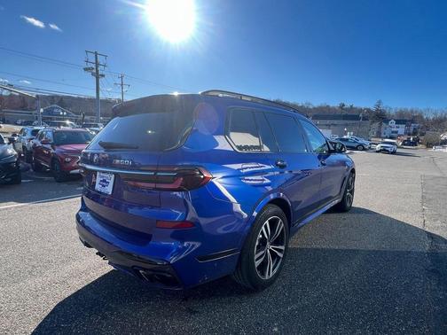 2023 BMW X7 M60i