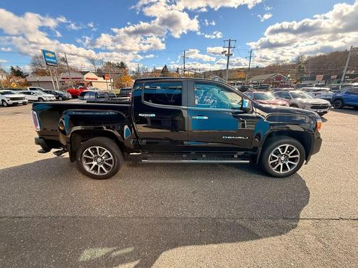 2022 GMC Canyon Denali