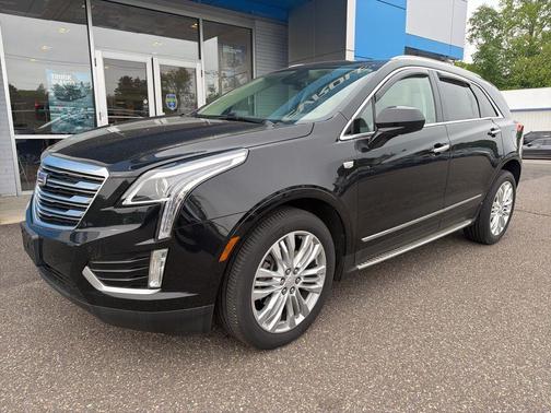 Stellar Black Metallic 2018 Cadillac XT5 Luxury