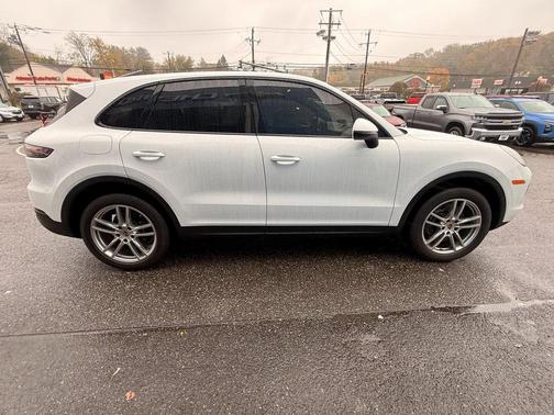 2021 Porsche Cayenne Base