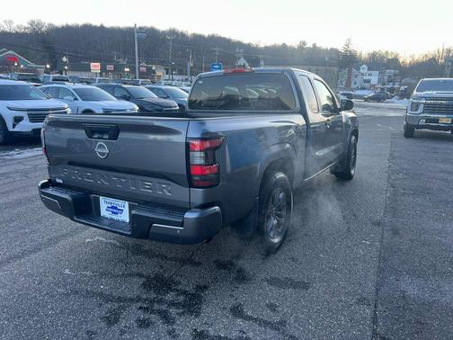 2025 Nissan Frontier SV