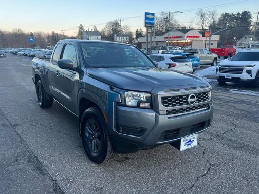 2025 Nissan Frontier SV