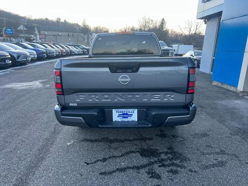 2025 Nissan Frontier SV