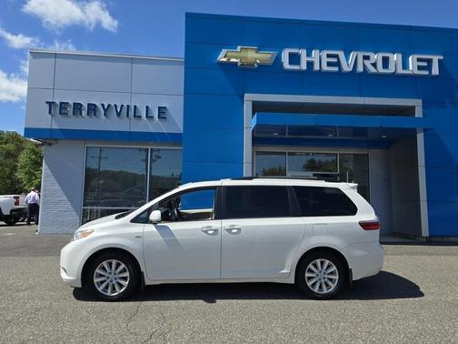 2017 Toyota Sienna XLE