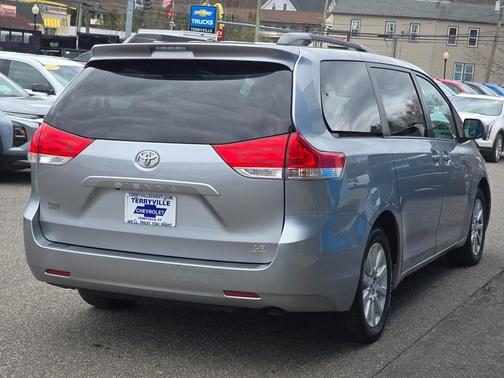 2011 Toyota Sienna LE