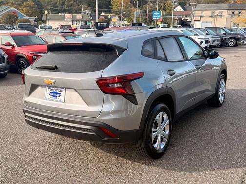 2025 Chevrolet Trax LS