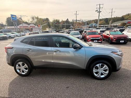 2025 Chevrolet Trax LS