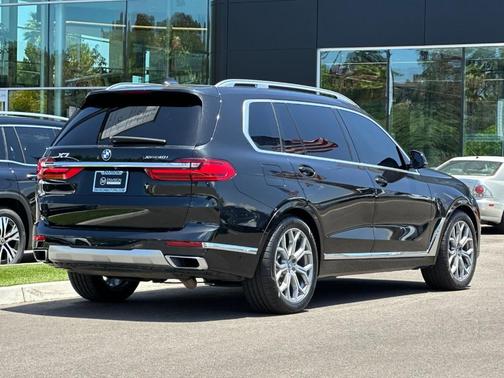 Black Sapphire Metallic 2020 BMW X7 xDrive40i