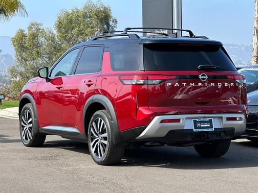 2023 Nissan Pathfinder Platinum
