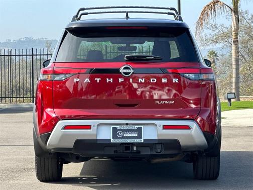 2023 Nissan Pathfinder Platinum