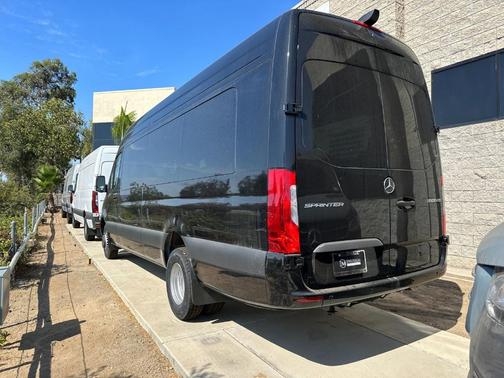 2025 Mercedes-Benz Sprinter 3500XD High Roof