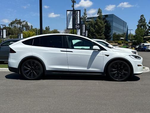Pearl White Multi 2022 Tesla Model X Base