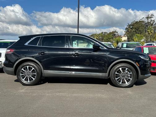 2022 Lincoln Nautilus Standard